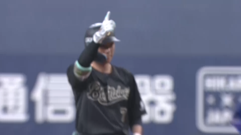 4回裏・B西川龍馬 この回一気に逆転!! ライトへの2点タイムリーヒット!!