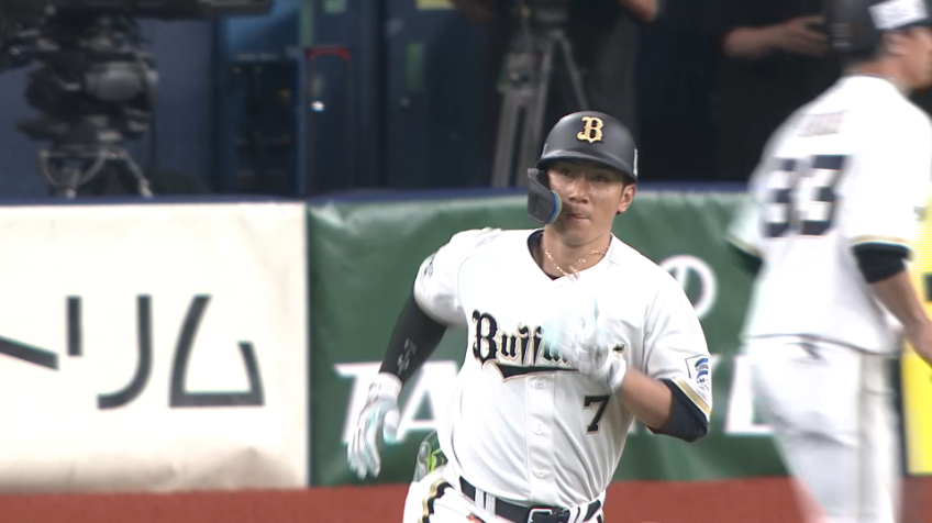 1回裏・B西川龍馬 ライトスタンドへの先制ホームラン!!