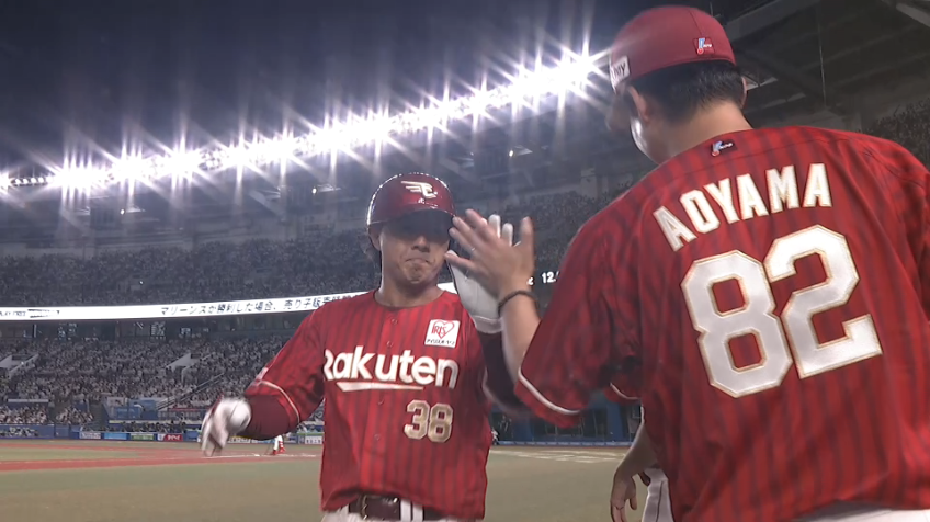 9回表・E佐藤直樹 ただでは終わらない!! ライトへソロホームラン!!