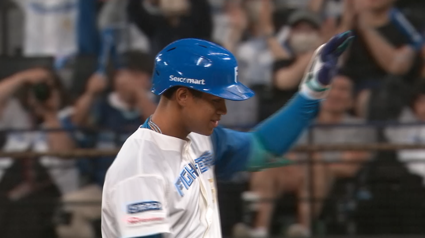 4回裏・F万波中正 取られたら取り返す!! タイムリーで同点!!