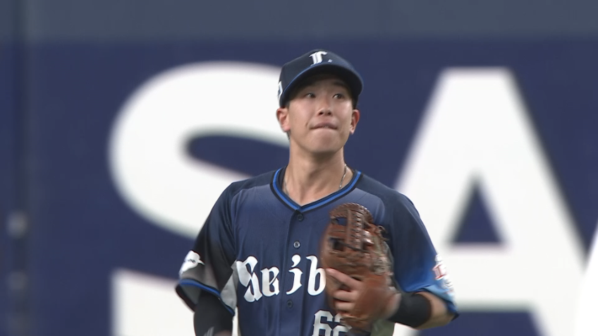 2回裏・L滝澤夏央 二遊間の打球を軽やかに捌く!!