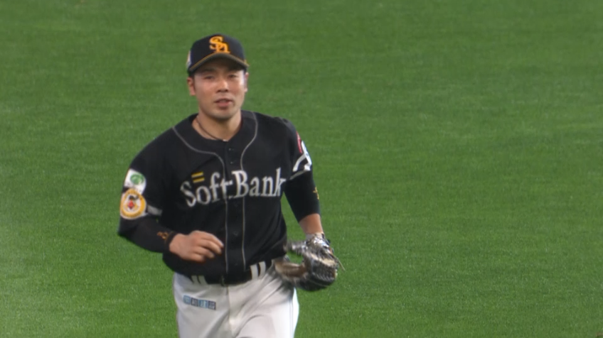 6回裏・H近藤健介 フェンスにぶつかりながらも好守備を見せる!!
