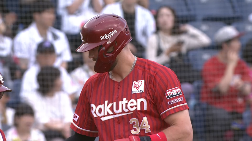 1回表・Eマッカスカー 先制のタイムリー3ベースヒットを放つ!!