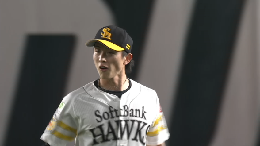 3回表・H周東佑京 好守!! 俊足を活かして余裕のキャッチ!!
