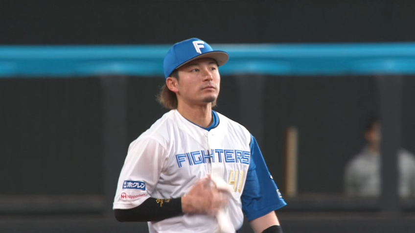 7回表・F水野達稀 ヒット性の打球に飛びつきアウトを奪う好プレー!!