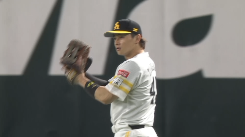 5回表・H谷川原健太 ライト線寄りへの強い打球をスライディングキャッチ!!