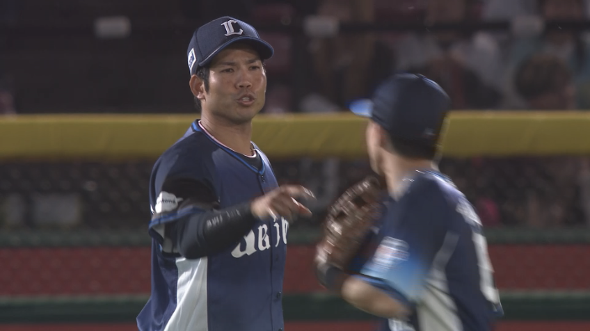 7回裏・L桑原将志 レフト前に落ちそうな打球をスライディングキャッチ!!