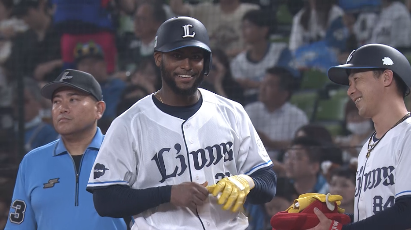 3回裏・Lカナリオ 同点タイムリー!! センター前に打ち返し試合を振り出しに戻す!!