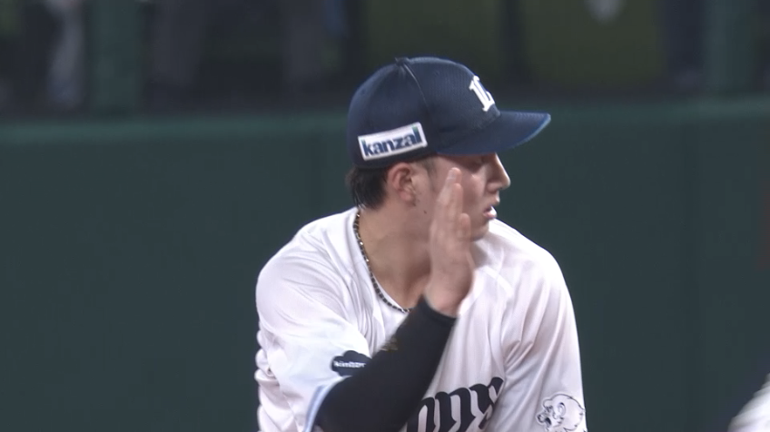 4回表・L長谷川信哉 一二塁間の難しい打球を上手に捌く!!