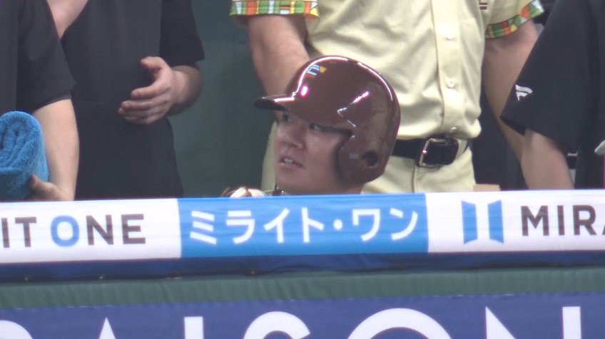 7回表・F吉田賢吾 2打席連発!! レフトへ貴重な追加点となるソロホームラン!!