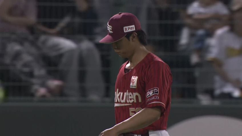 9回裏・E武藤敦貴 左中間の打球をダイビングキャッチ!!