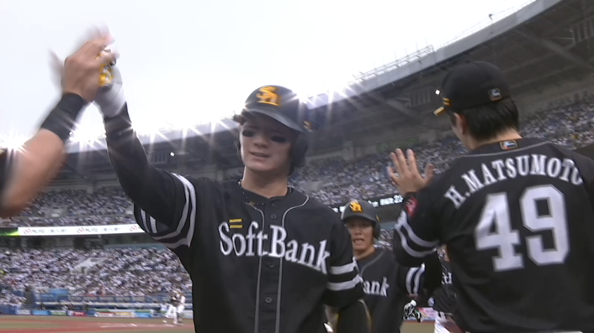 2回表・H正木智也 打球は高く上がりスタンドへ!! 先制の3ランホームラン!!