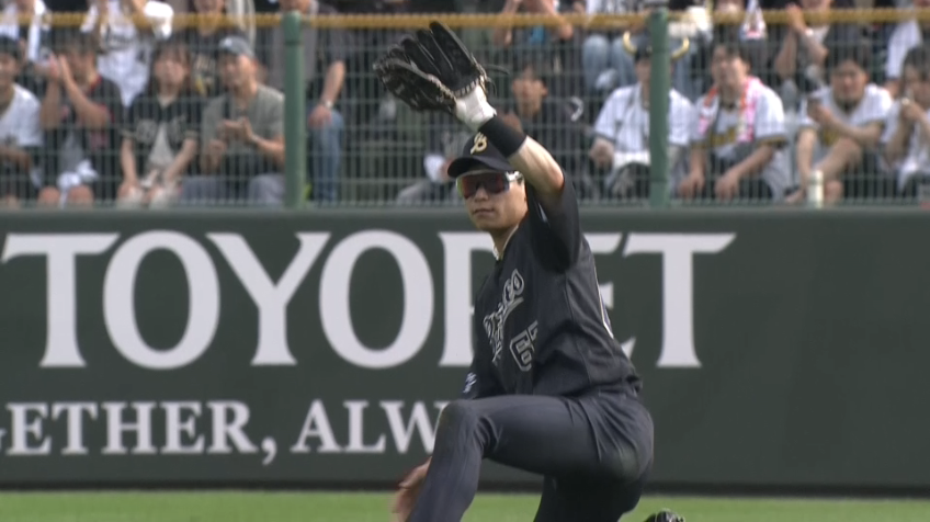 3回表・B中川圭太 ライト前方の打球をスライディングキャッチ!!