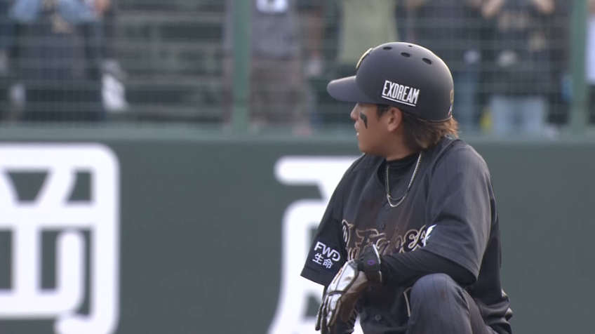 5回裏・B渡部遼人 スピード上げて走り出し復帰後初盗塁!!