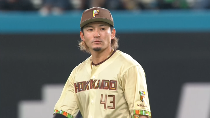2回表・F水野達稀 二遊間の打球に執念で追いつく好プレー!!