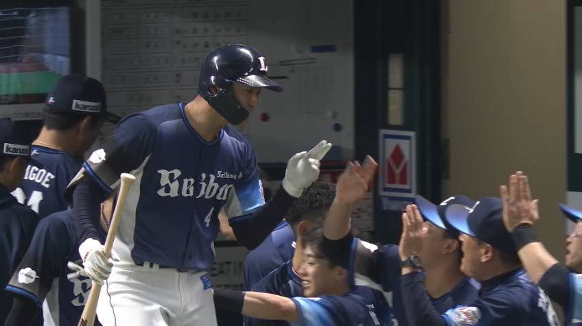 2回表・L石井一成 左中間スタンドへの第4号ソロホームランで先制!!