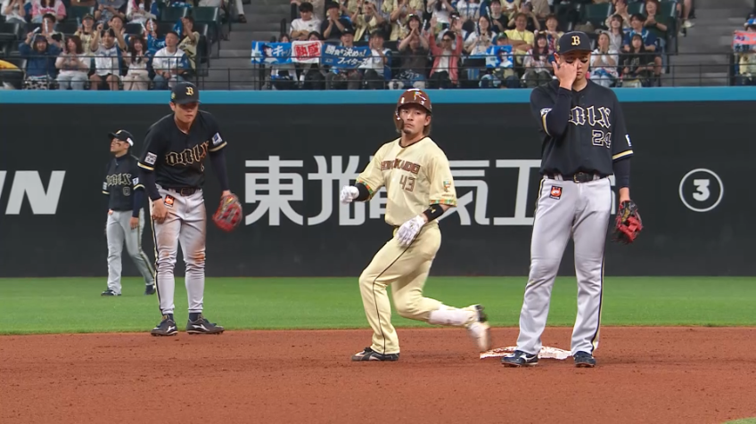 4回裏・F水野達稀 セカンド横を抜けるタイムリーヒット!!