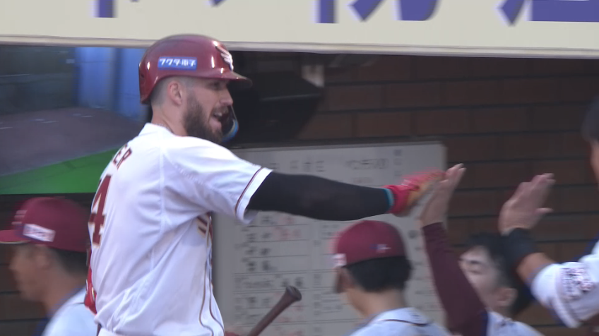 2回裏・Eマッカスカー 右中間への先制ソロホームラン!!