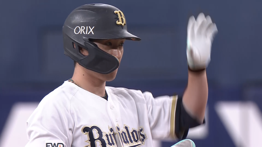 1回裏・B西川龍馬 フェンス直撃のタイムリー2ベースで先制!!