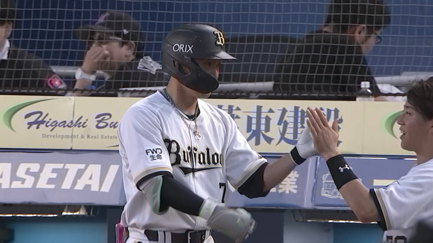 3回表・B西川龍馬 センターへのソロホームランで追加点!!