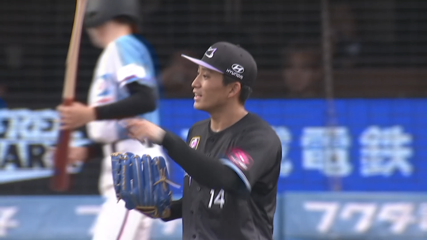 2回表・M小島和哉 好フールディングでギリギリの攻防を制す!!