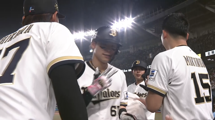 9回表・B中川圭太 ストレートを捉えて左中間への2ランホームラン!!