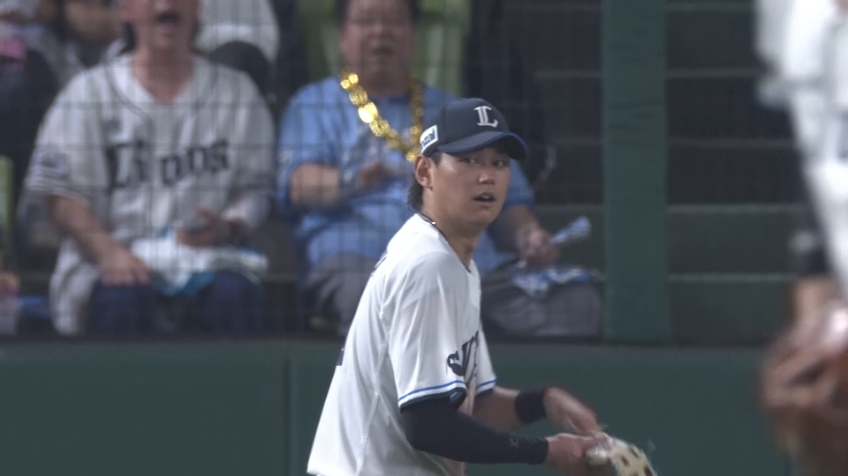 4回表・L西川愛也 持ち前の俊足で外野を抜けさせない!!