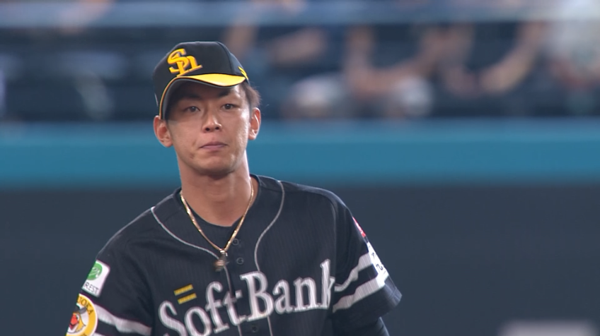 1回裏・H今宮健太 バースデーで味方を鼓舞するスーパーファインプレー!!