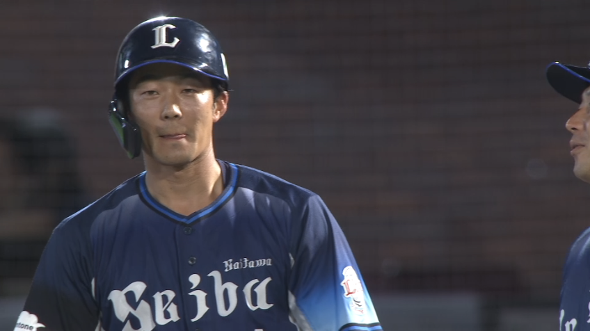 6回表・L石井一成 ライトへのタイムリーヒットで試合を振り出しに!!