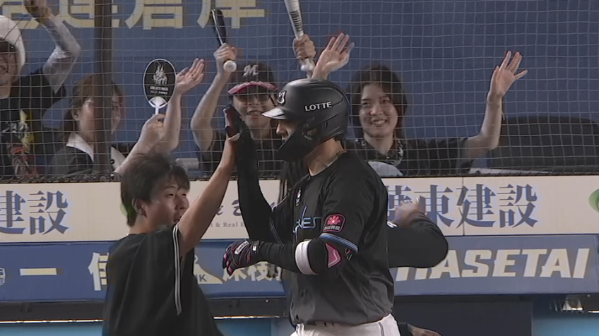 8回裏・Mソト 逆方向への第10号ソロホームランで同点に追いつく!!