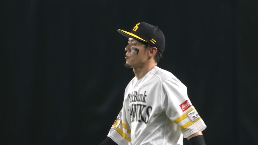 1回表・H牧原大成 後ろに下がりながらバウンドを合わせる好プレー!!