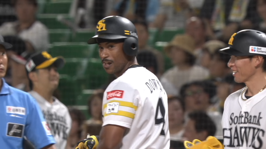 6回裏・Hダウンズ センター前に今季初安打を放つ!!