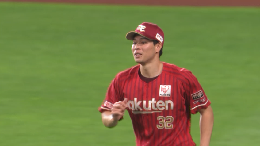 3回裏・E中島大輔 ライトから二塁への好送球を見せる!!
