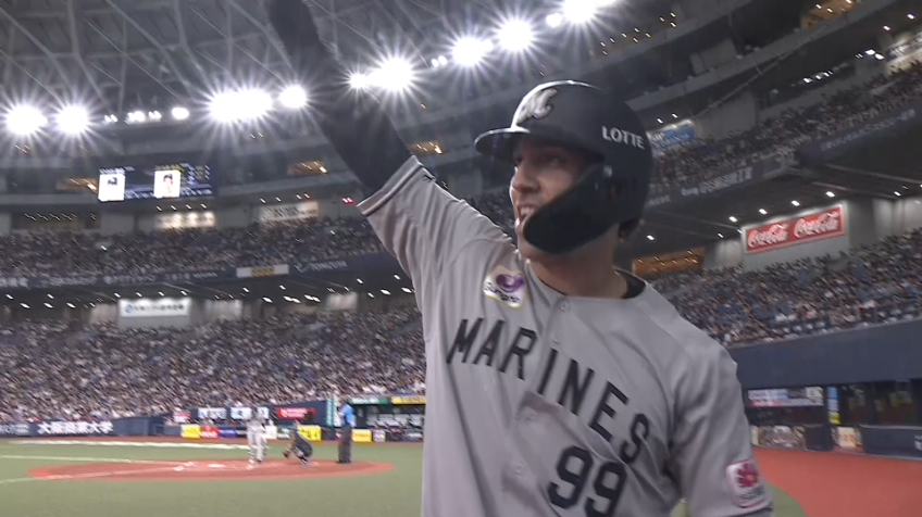 2回表・Mソト 5階席まで飛ばす特大HR!!