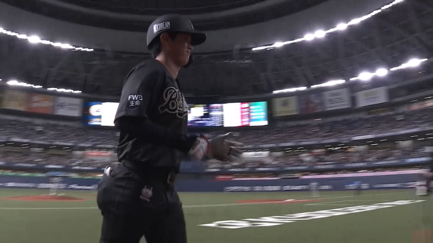 6回裏・B太田椋 センターへのソロHRで1点を返す!!
