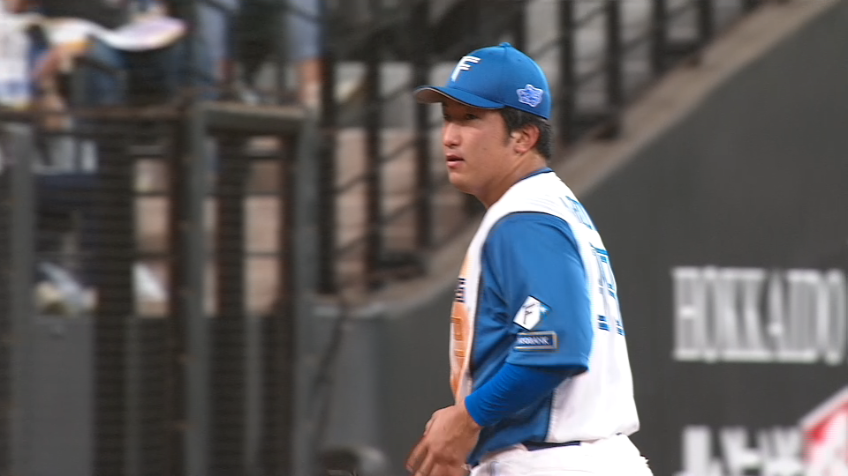 3回表・F有薗直輝 三塁線の打球をダイビングキャッチ!!