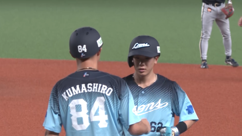 4回裏・L滝澤夏央 すぐさま同点に追いつくタイムリーヒット!!