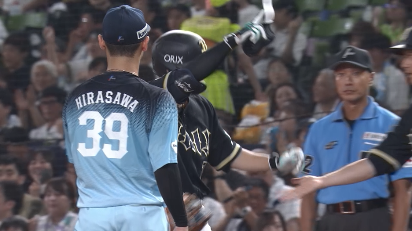 6回表・B西川龍馬 センター前への同点タイムリーヒット!!