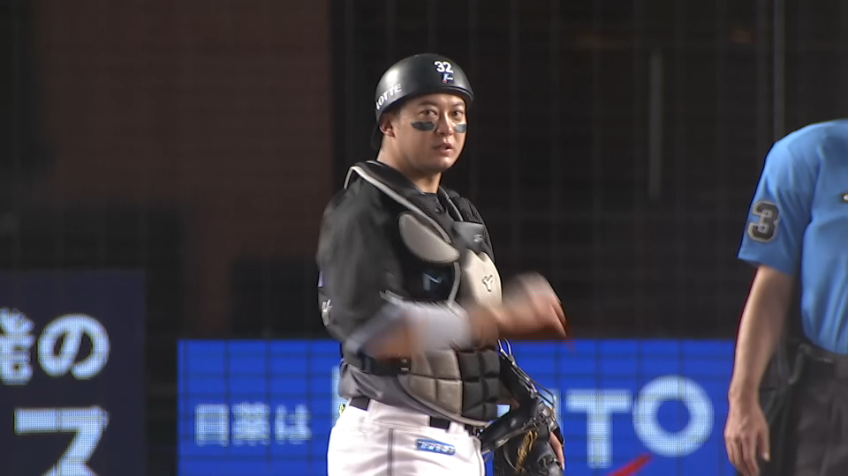 3回表・L佐藤都志也 正確な送球で盗塁を阻止!!