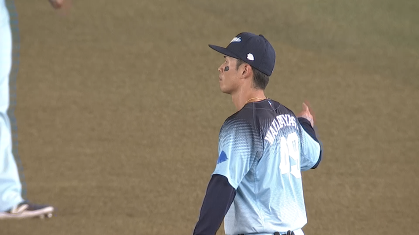 5回裏・L若林楽人 落ちそうな打球をスマートにスライディングキャッチ!!