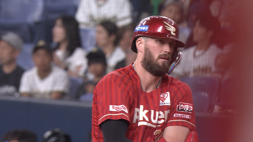 3回表・Eマッカスカー レフトへの同点タイムリーヒットを放ち追いつく!!