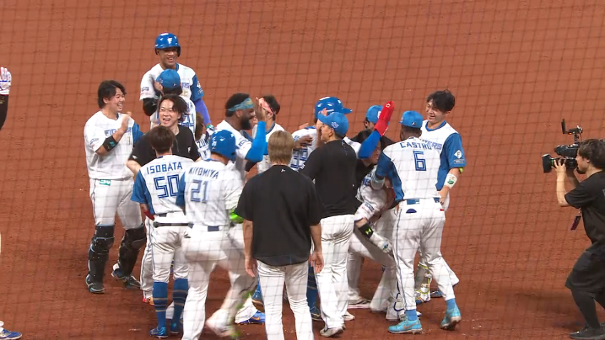 9回裏・F矢澤宏太 ライトへのヒットが相手のミスを誘いサヨナラ勝利!!