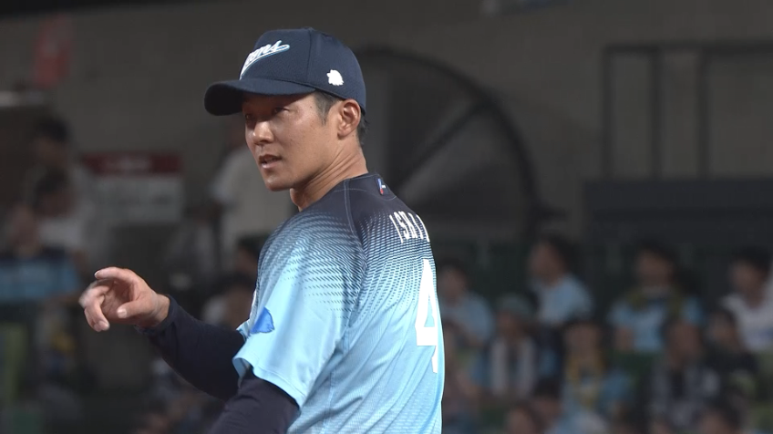 4回表・L石井一成 抜けそうな打球をダイビングキャッチ!!