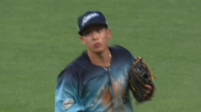 3回裏・L滝澤夏央 打球に追いつき一回転しながらの送球でアウトにする!!
