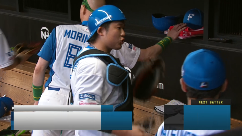 3回表・F進藤勇也 チームを盛り立てる盗塁阻止!!