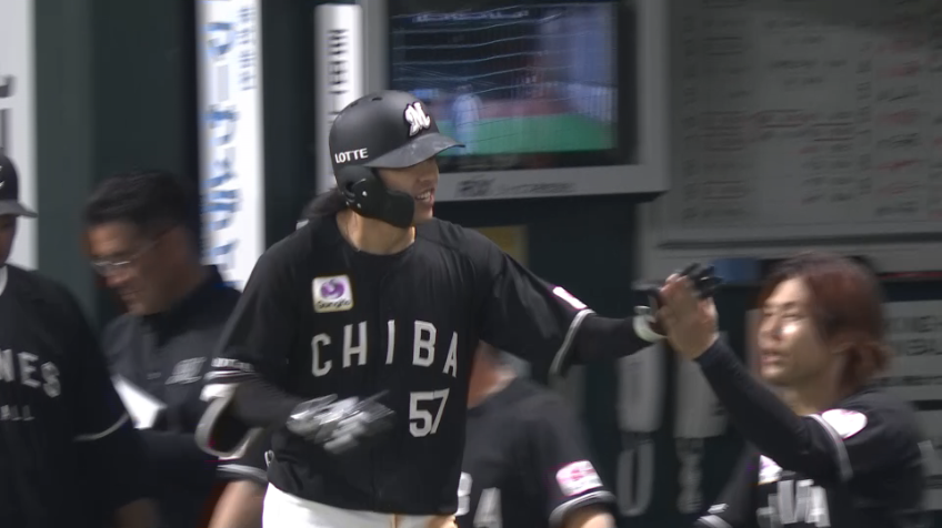6回表・M小川龍成 ライトへの今季第2号ソロアーチで追加点!!