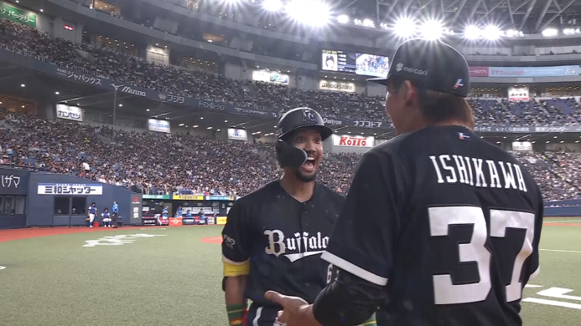 8回裏・B宗佑磨 ライトへの2打席連続第10号勝ち越し2ランHR!!