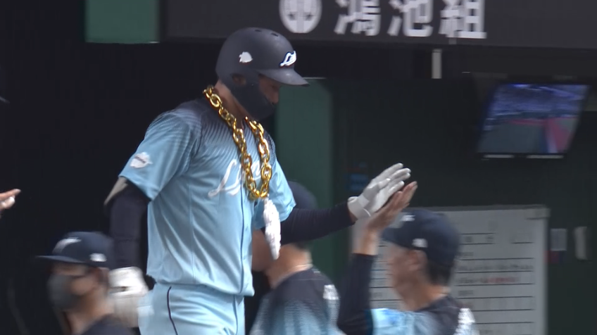 2回裏・L石井一成 ライトへ一直線!! チームを勢いづける先制HR!!