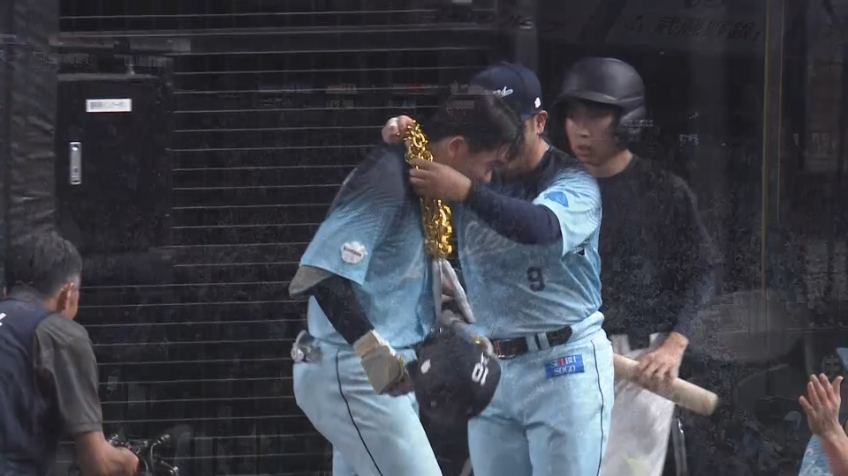 5回裏・L小島大河 勢いが止まらない!! ライトへ運ぶソロHR!!