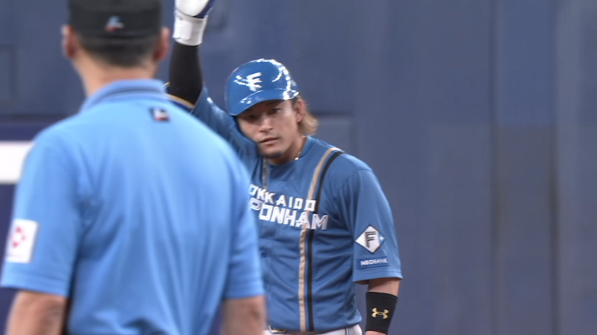 5回表・F水野達稀 変化球を巧くレフトへ運ぶタイムリー2ベース!!